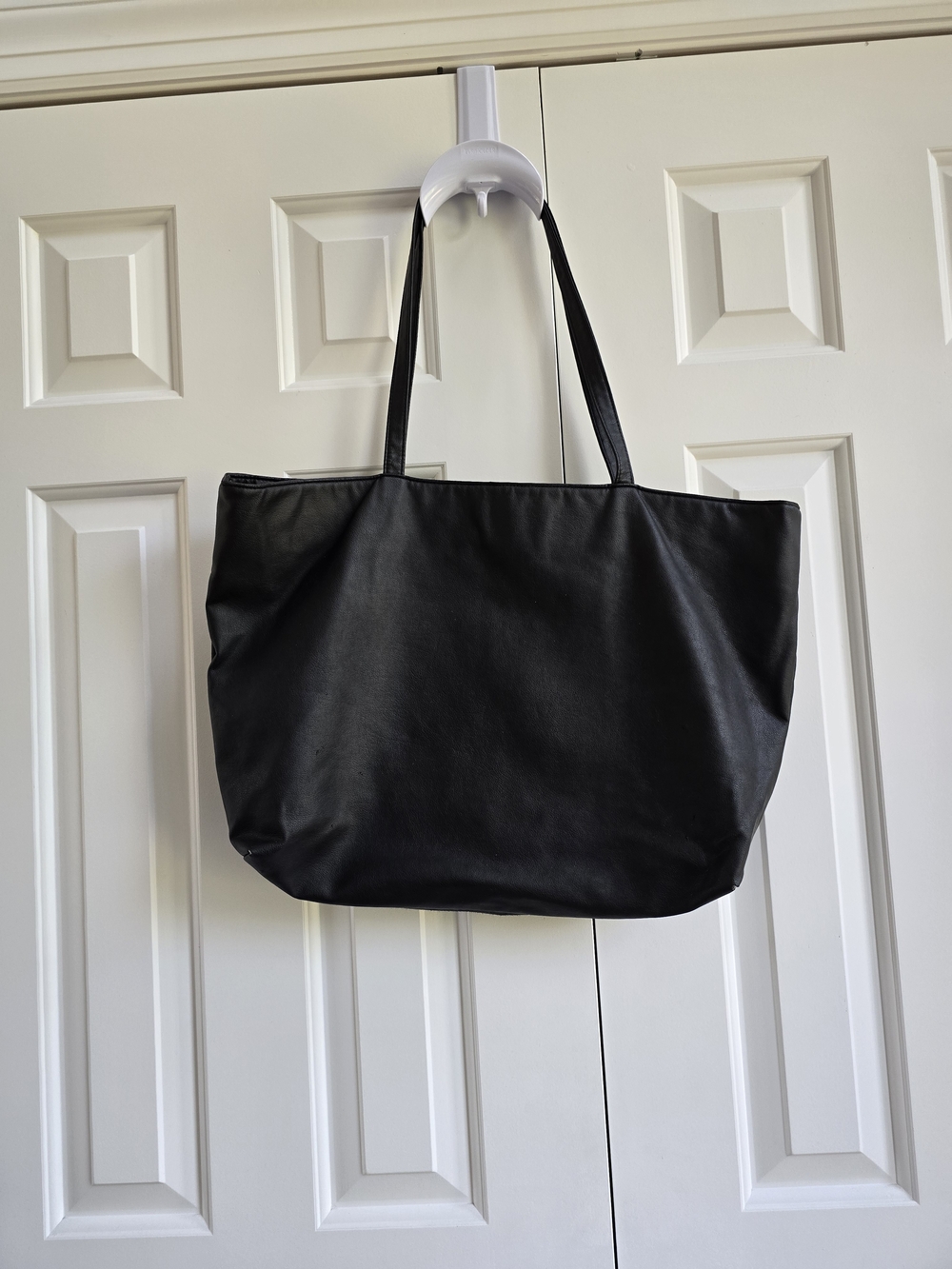 Bueno Black Vegan Leather Slouchy Tote Bag with Shoulder Straps